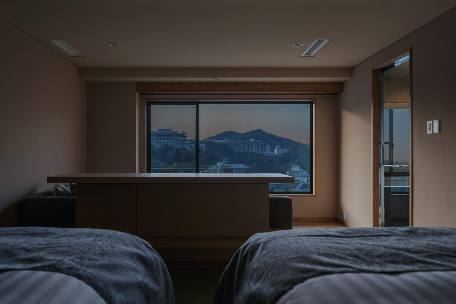 guest-rooms_sanshuyu_overview_01_pc